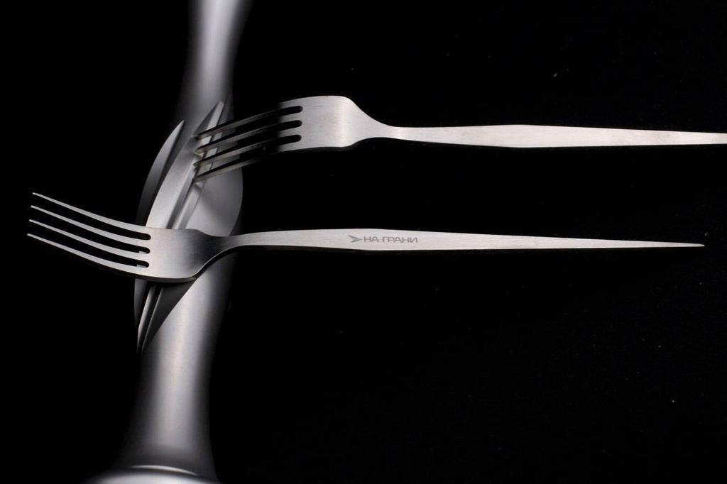 NA GRANI(НА ГРАНИ)、フォークとポーカーを一体化した「AWL-FORK(ШИЛОВИЛКА)」を発売